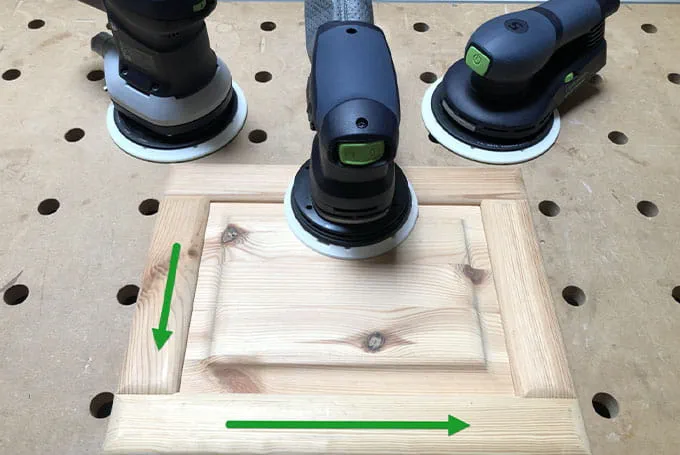Ponçage de surfaces en bois transversales et longitudinales