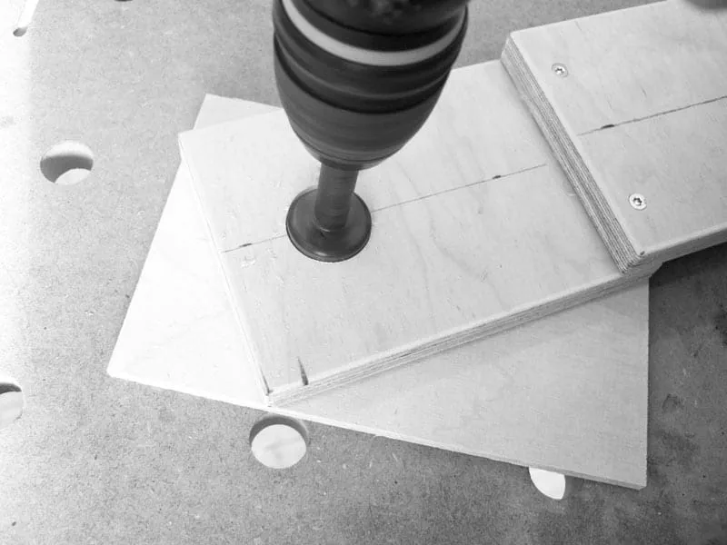 Installation d'une douille de copiage sur la défonceuse