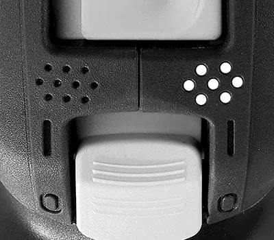 Retirer la peinture des portes par ponçage