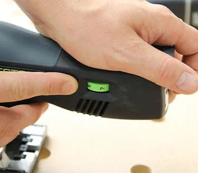 Exigences s'appliquant au sciage des panneaux sandwich