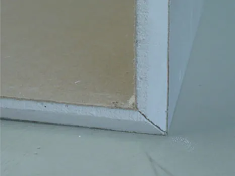 Collage de la plaque de plâtre