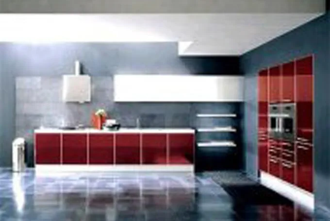 Polissage haute brillance de surfaces en bois