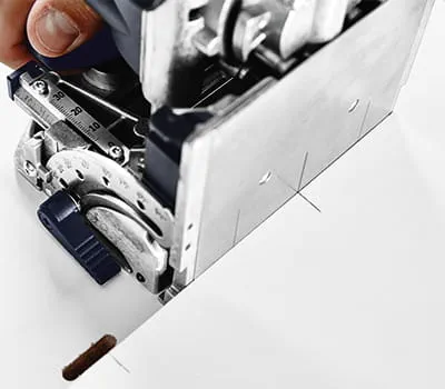 Marquage sur le dessous de la fraiseuse