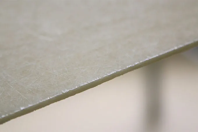 Sciage de plaques laminées en PRV