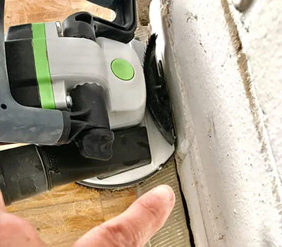 Fraiser jusqu'au ras des bords