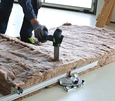 Découper le matériau d'isolation