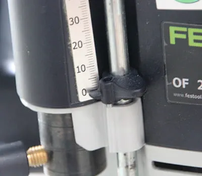 Placer le curseur de la butée de profondeur sur zéro