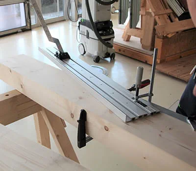 Fixation du rail de guidage