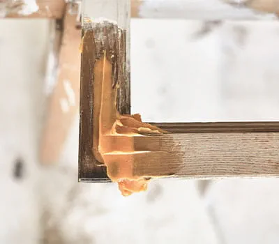 Enduire la pâte à bois