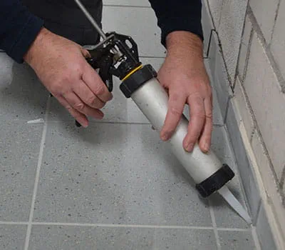  Réaliser le joint de silicone