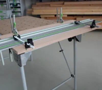 Placer la rangée de trous avant