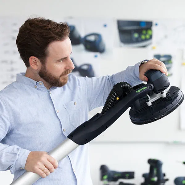 Timo Kuhls, concepteur de produits chez Festool avec la Planex Easy