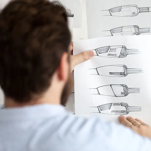 Timo Kuhls, concepteur de produits Festool, au cours du processus de création d'un produit