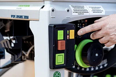 La scie stationnaire Festool TKS 80 à technologie SawStop