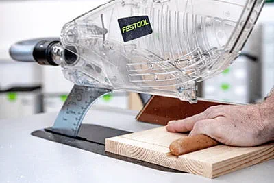 La scie stationnaire Festool TKS 80 à technologie SawStop