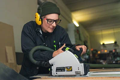 Laura Kampf avec la Festool TSC 55 K