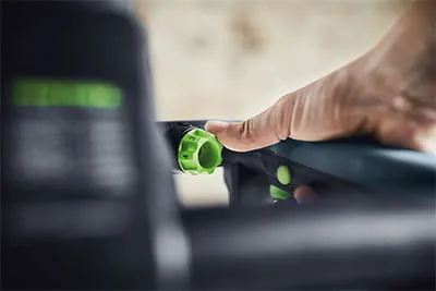 Le système de réglage de la vitesse permet de mélanger tous les types de matière. Il est recommandé de toujours appliquer scrupuleusement les consignes du fabricant afin d'atteindre à chaque fois la vitesse adaptée lors du mélange.