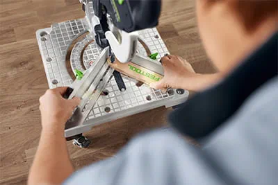 La nouvelle scie à onglets sans fil SYMC 70 de Festool