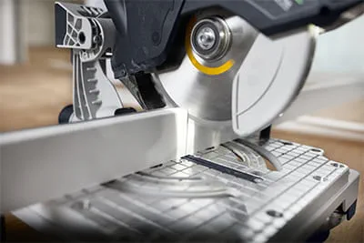 La nouvelle scie à onglets sans fil SYMC 70 de Festool