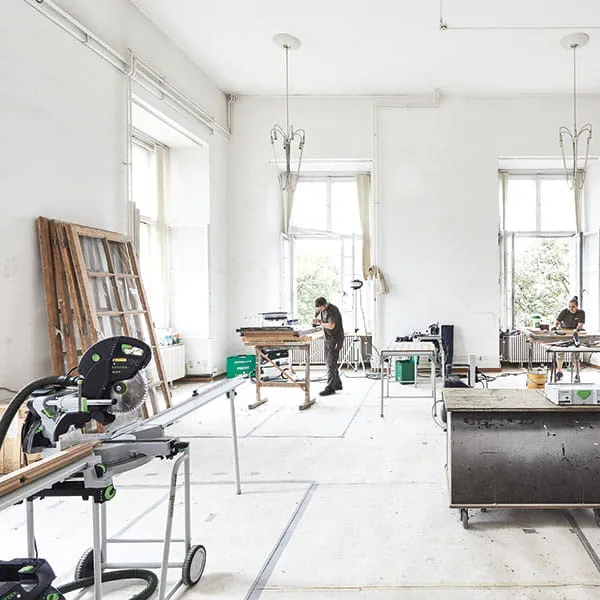 Travaux de peinture au château de Darmstadt avec la scie circulaire sur table Festool