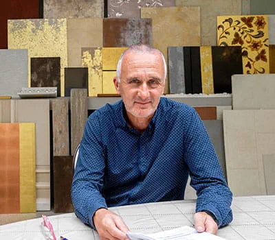 Didier Lebon dans son entreprise de peinture Didier.