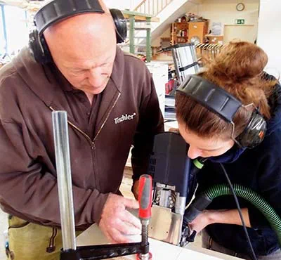 Assembler les meubles avec la fraiseuse Domino de Festool