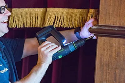 La perceuse-visseuse sans fil de Festool en action