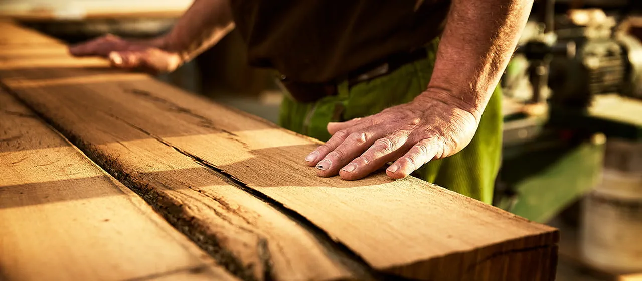 Cette table est une pièce unique.