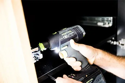Utilisation de la perceuse sans fil Festool. 
